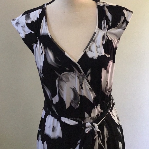 White House Black Market Faux Wrap Party Dress - Picture 5 of 6